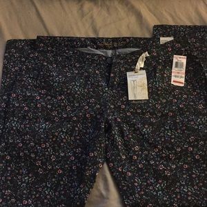 Floral stretch denim pants